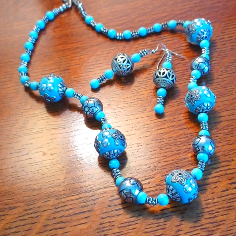 Turquoise necklace and earrings. NWT